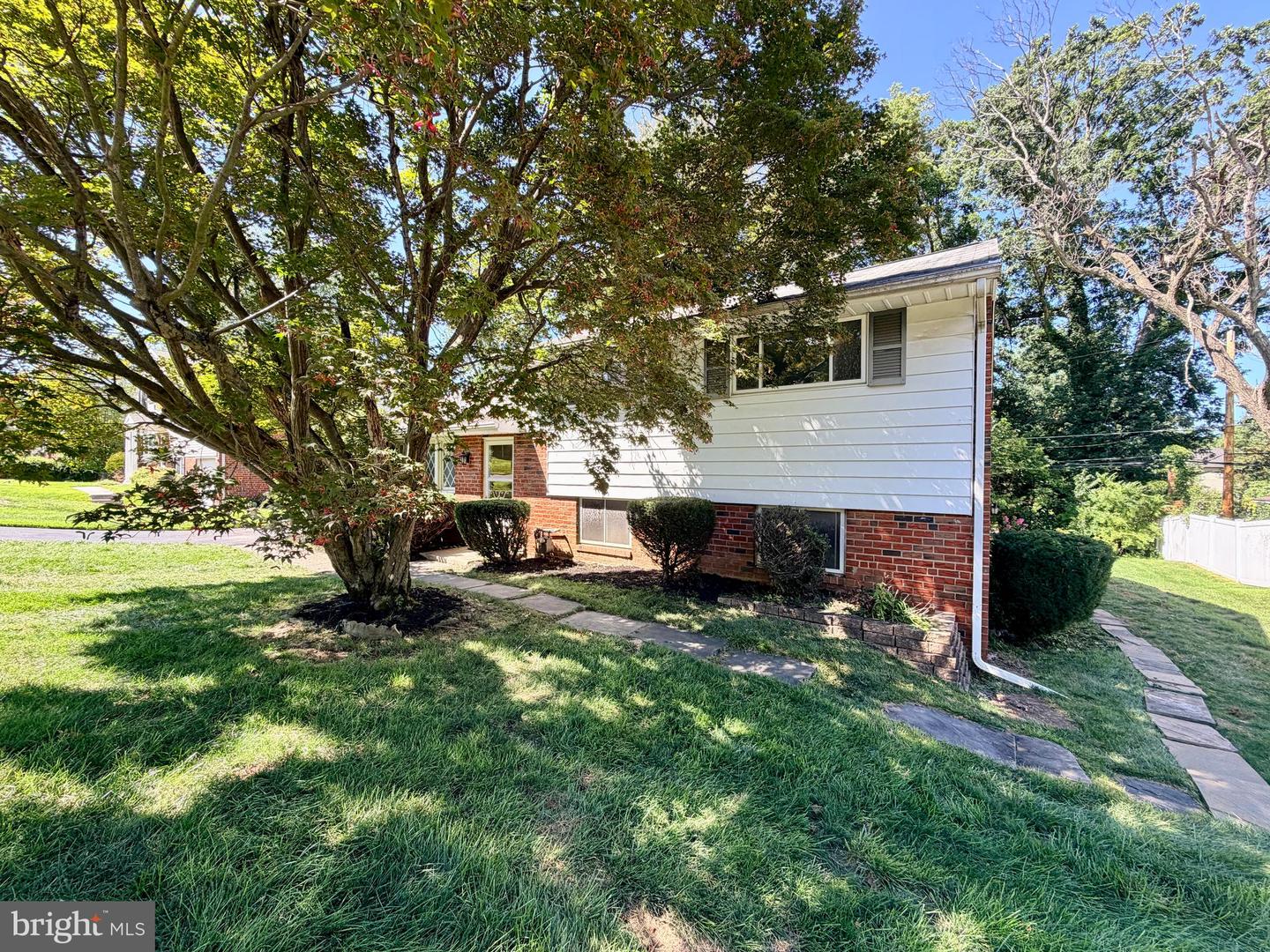370 Hillside Rd — photo
