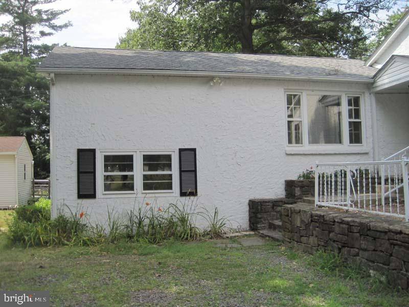 2215 Bustard Rd — photo