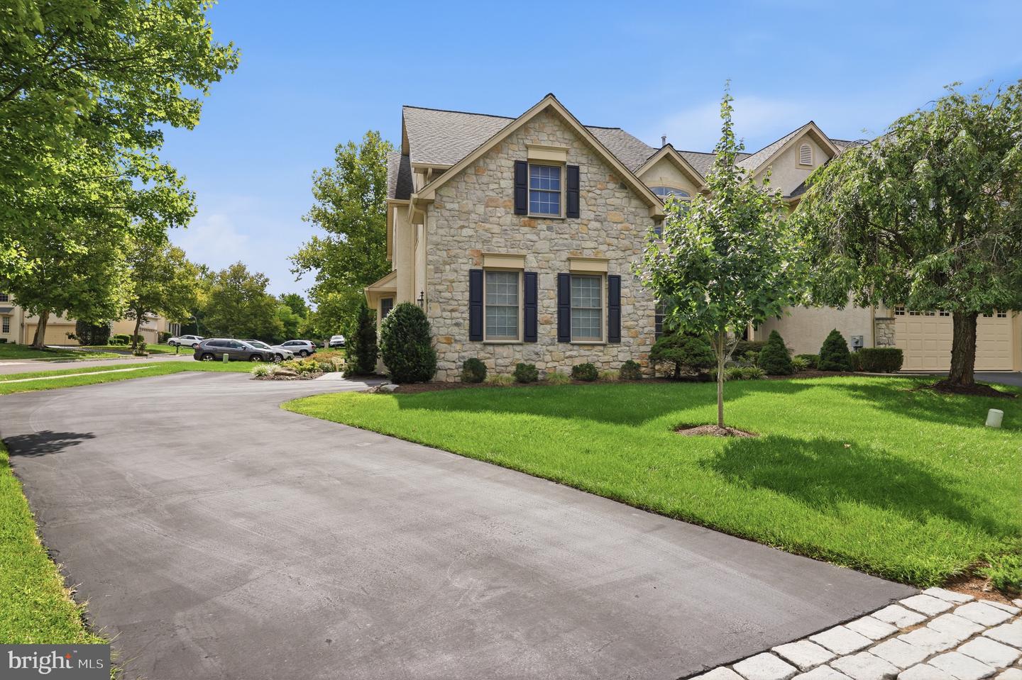 1260 Carnigan Ct — photo