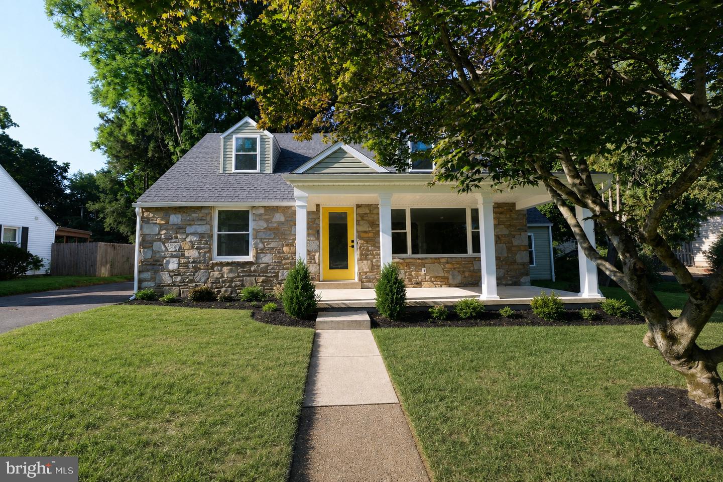 610 Burton Rd — photo