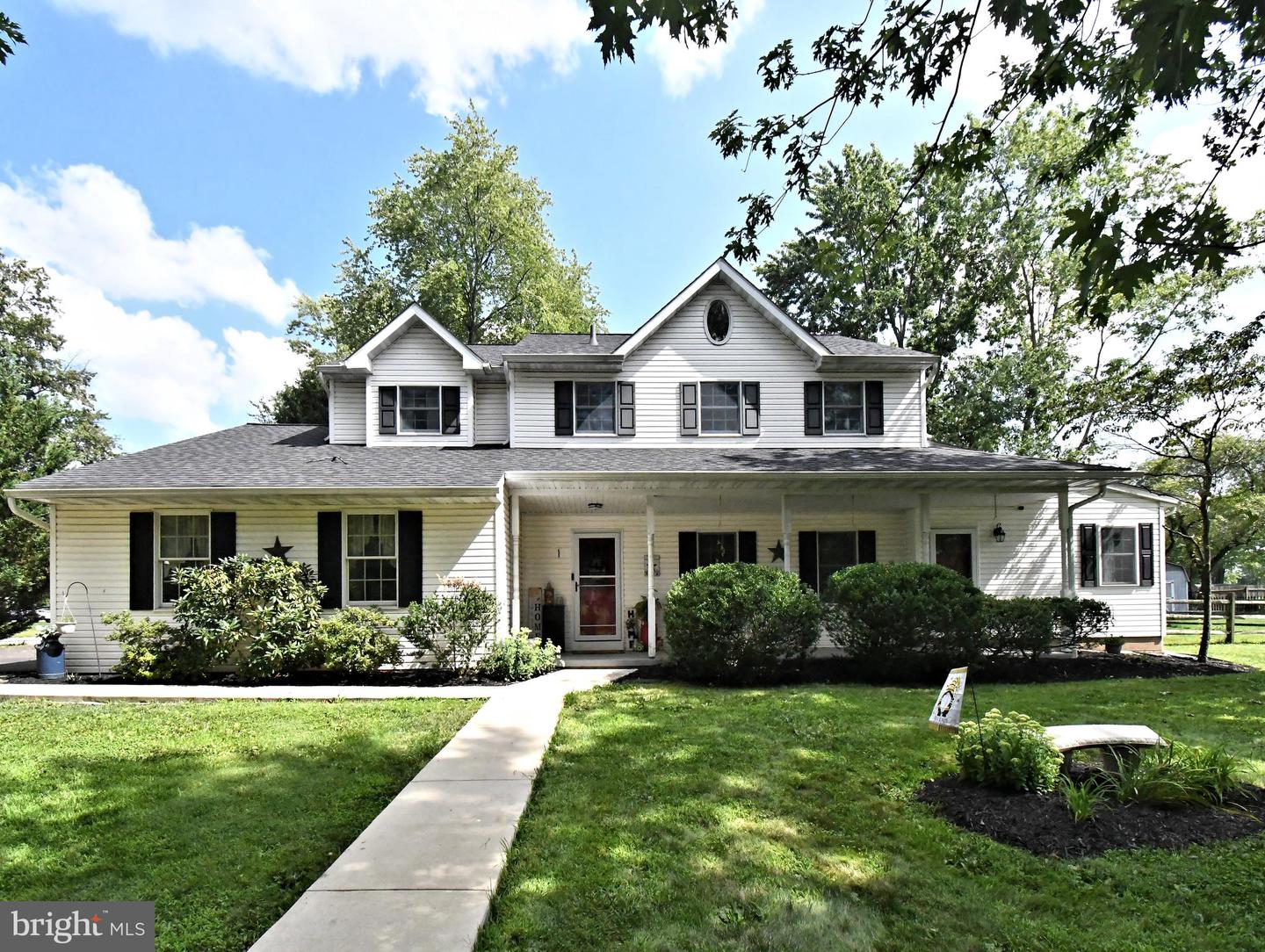 691 Pennfield Dr — photo