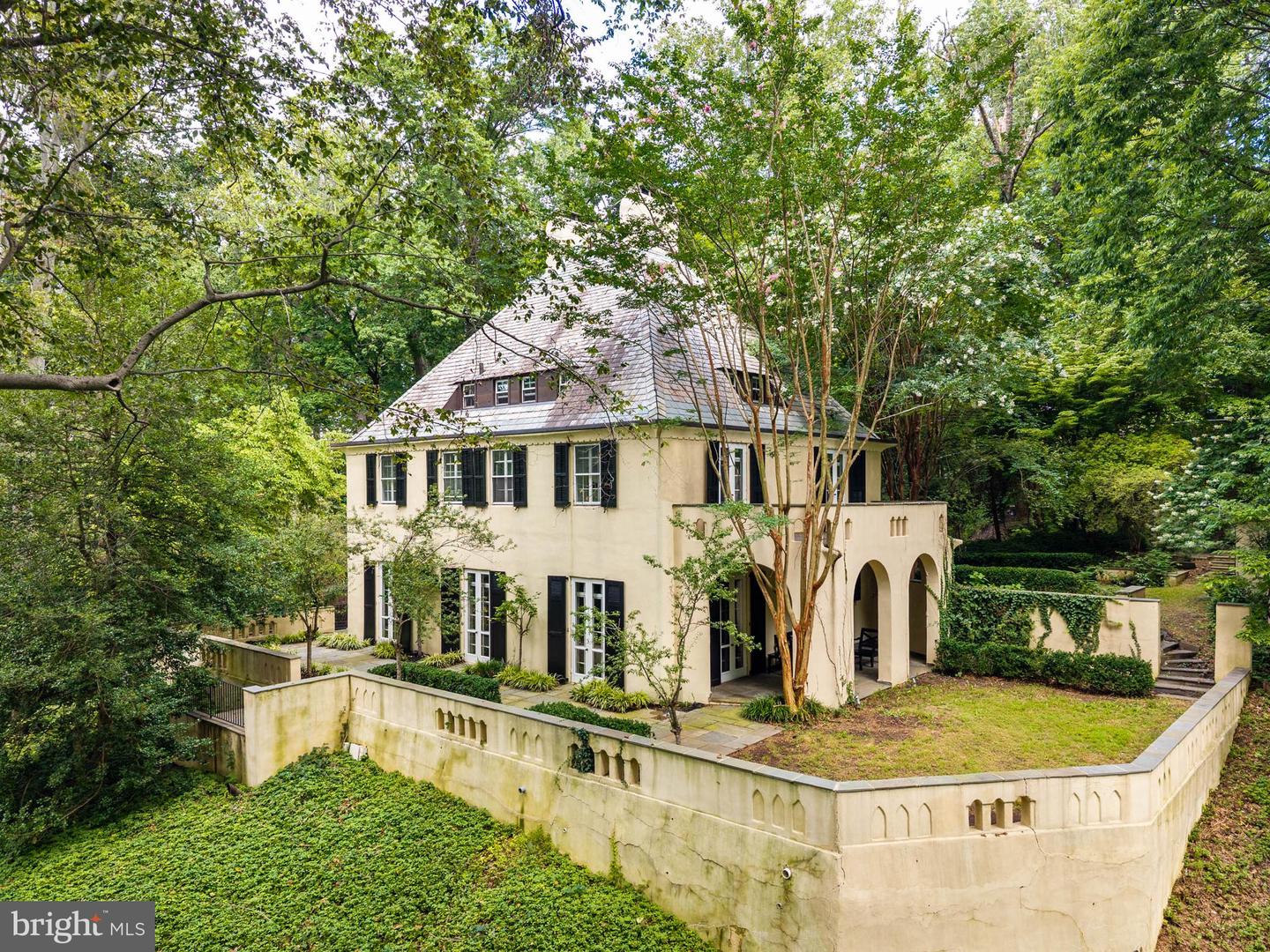 100 Cherry Ln — photo