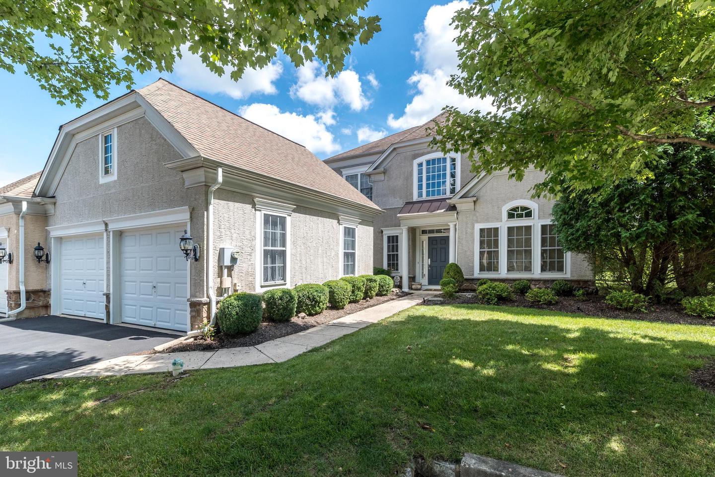 215 Goldenrod Dr — photo