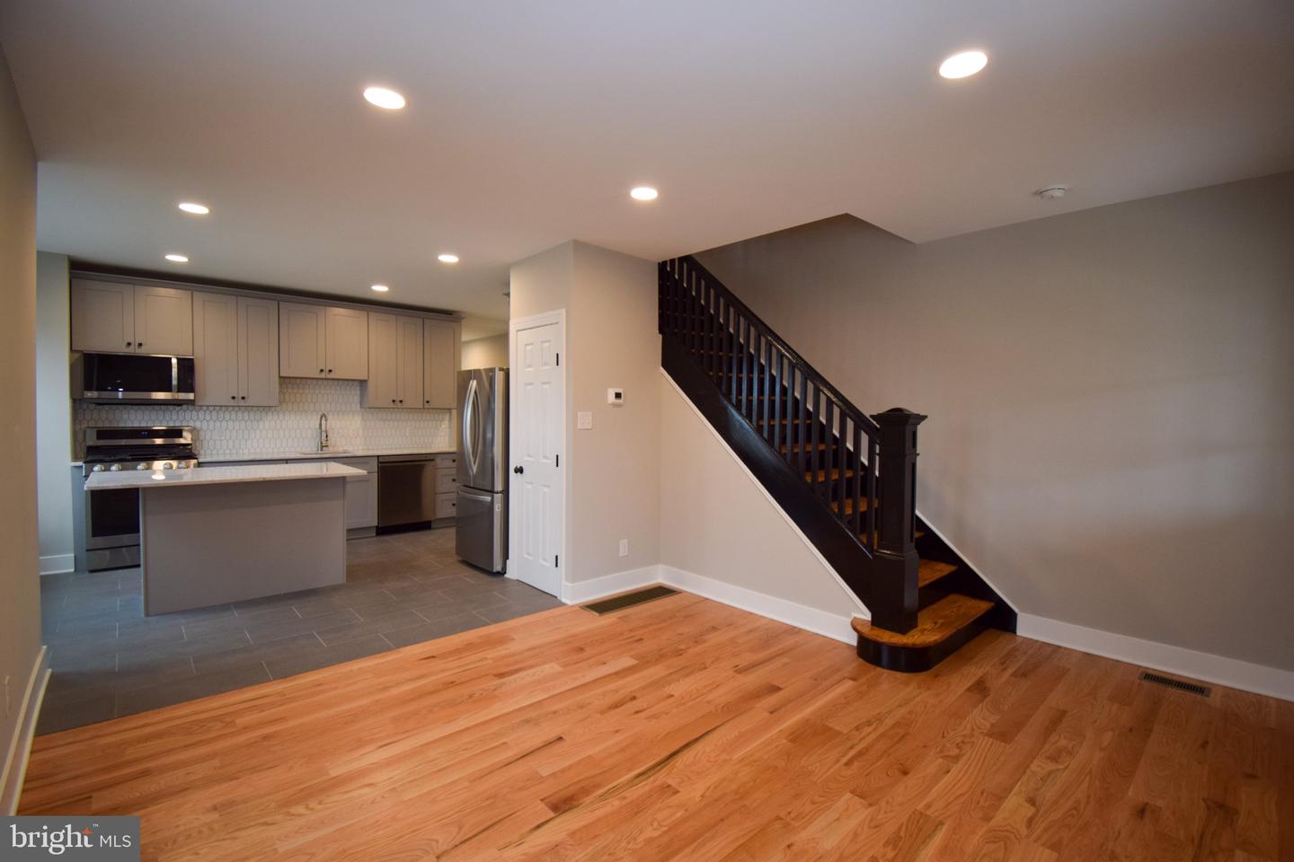 207 Paxson Ave — photo