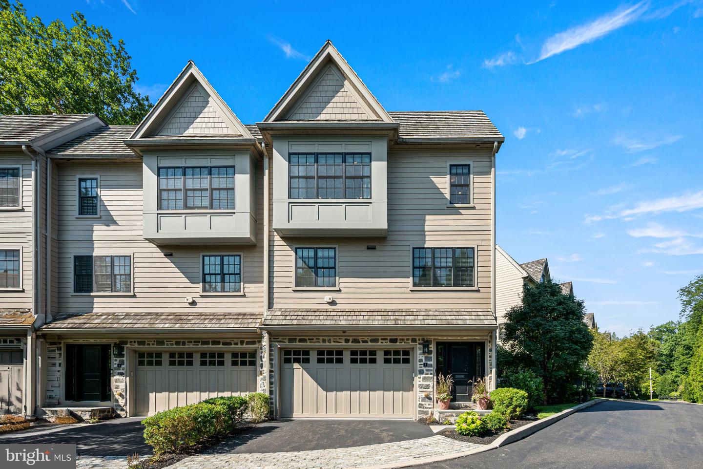 7 Overlea Way # — photo
