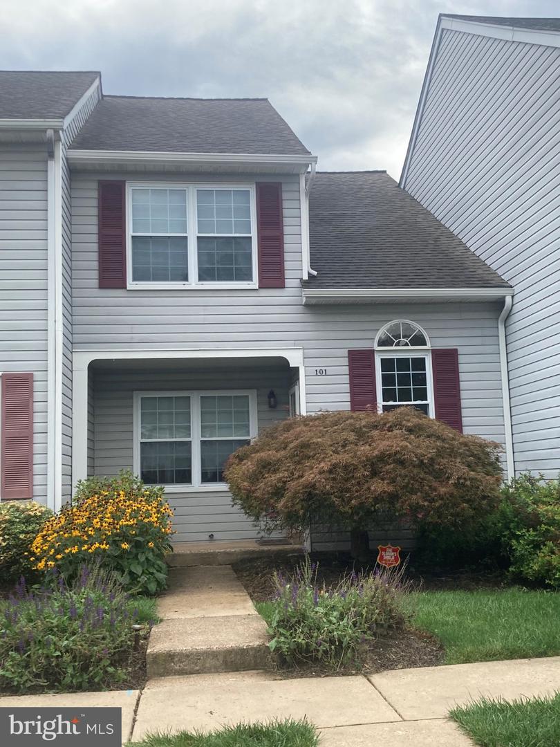 101 Beacon Ct — photo