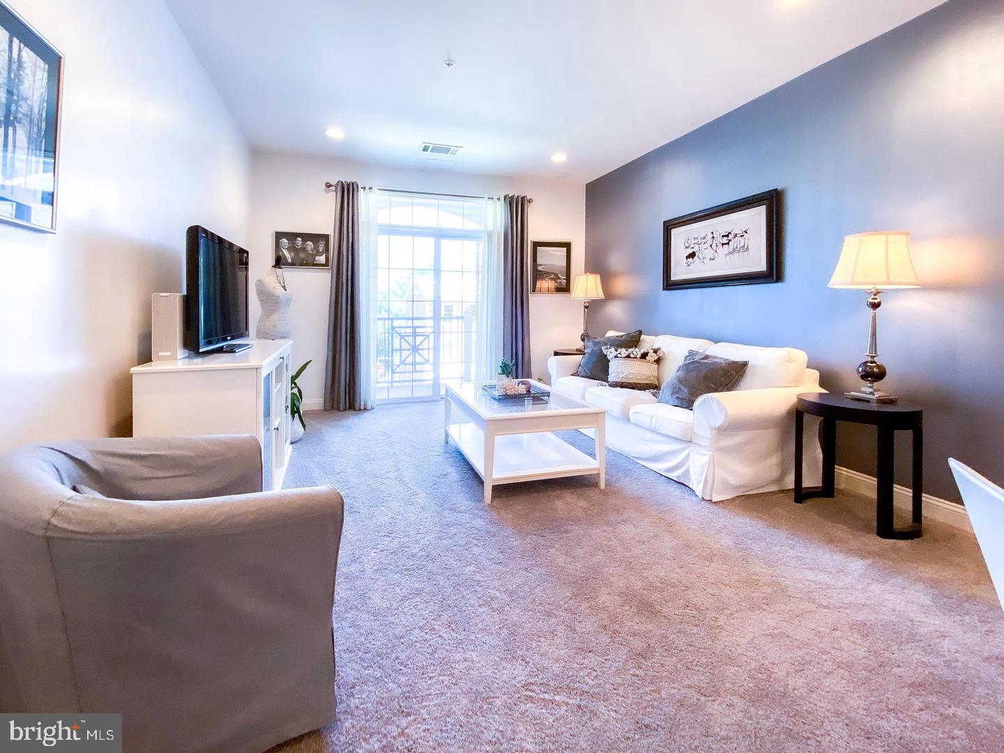 300 W Elm St #2331 — photo