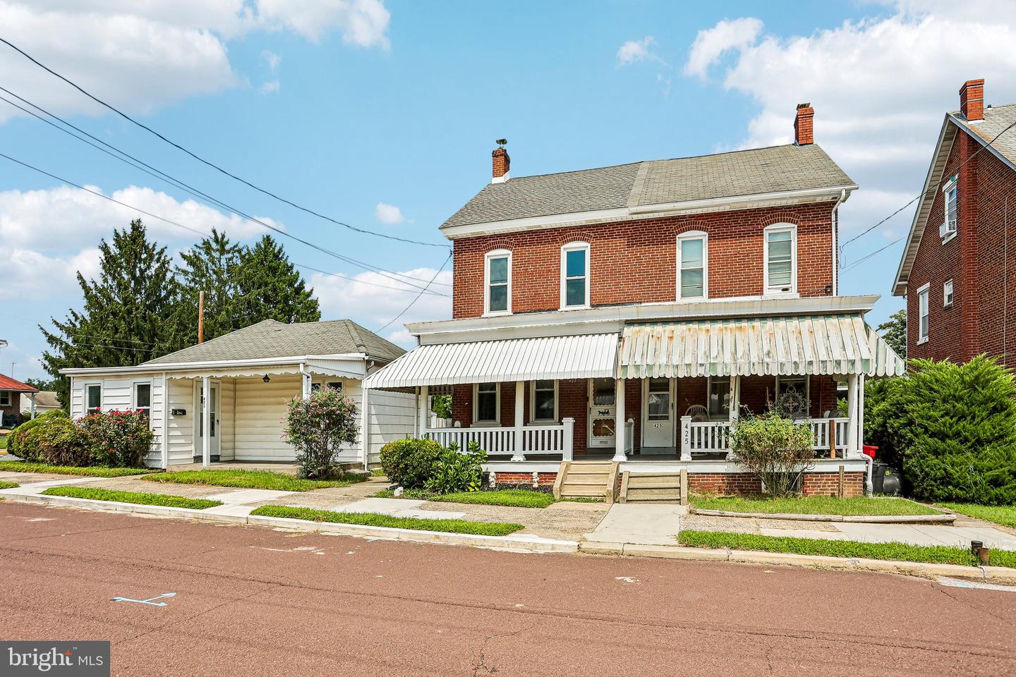 427 W Race St — photo