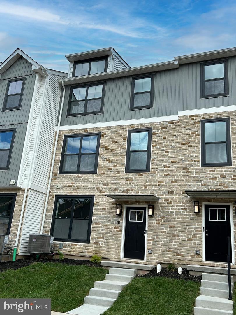 133 Cobblestone Dr #4-23 — photo