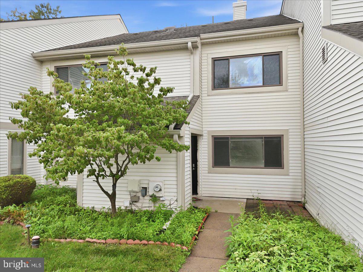 504 Freedom Cir #319 — photo