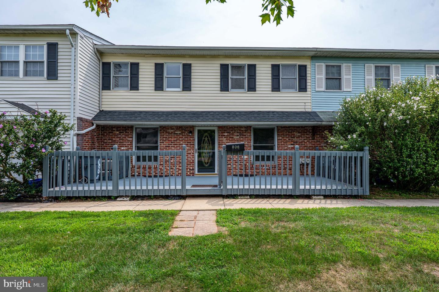 806 Whitpain Hls — photo