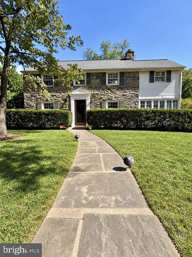 1013 Wellington Rd — photo