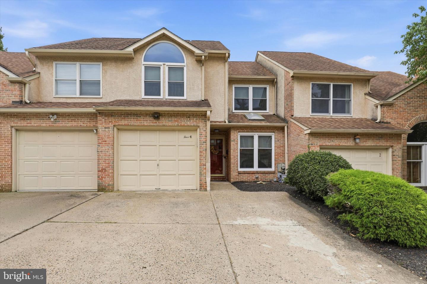 4 Summit Ct # — photo