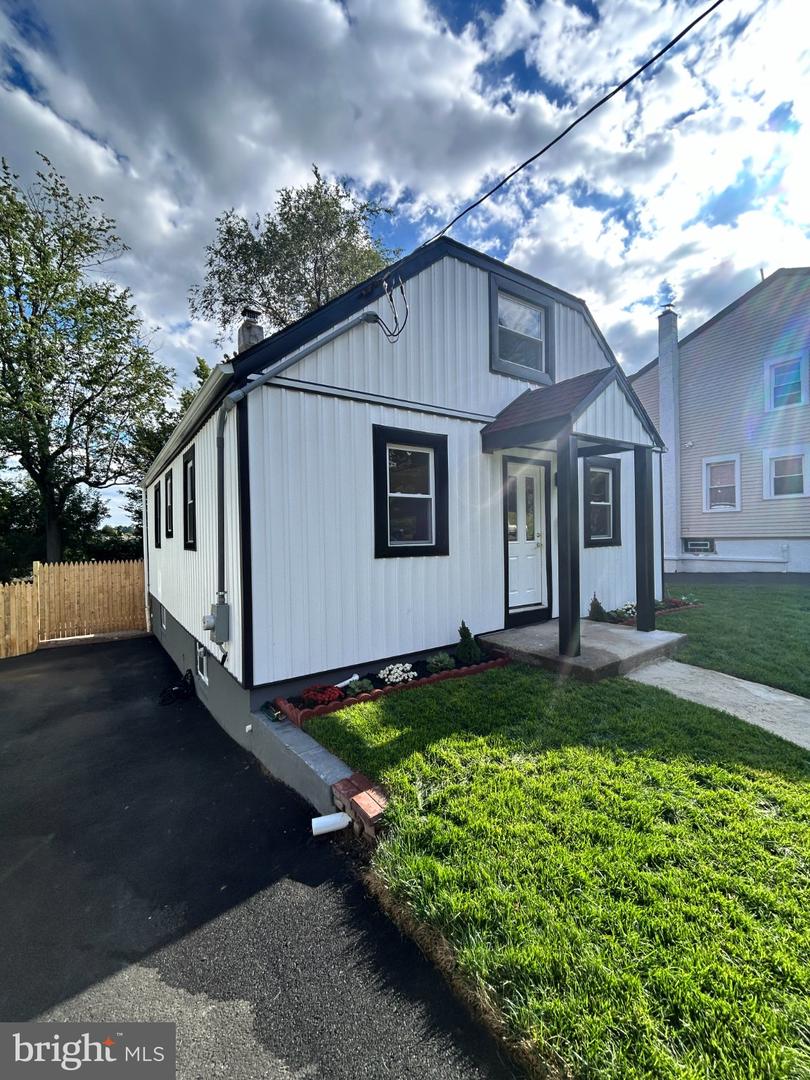209 Summit Ave — photo