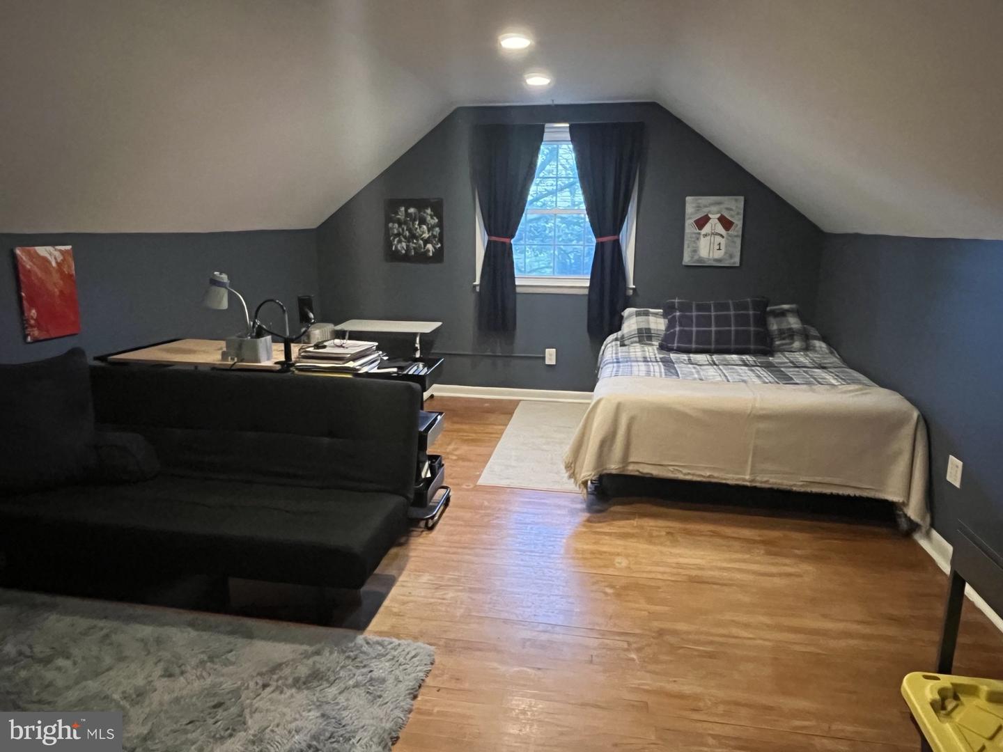 611 Bradley # — photo