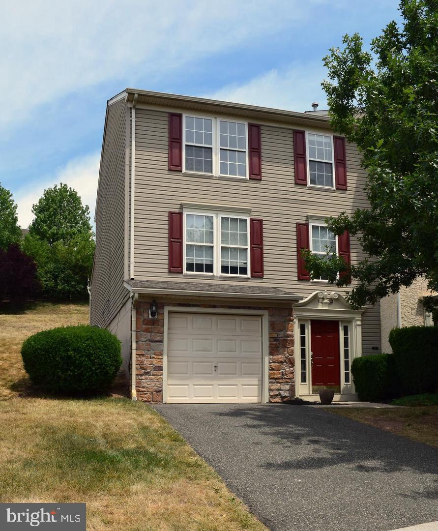 23 Creekside — photo