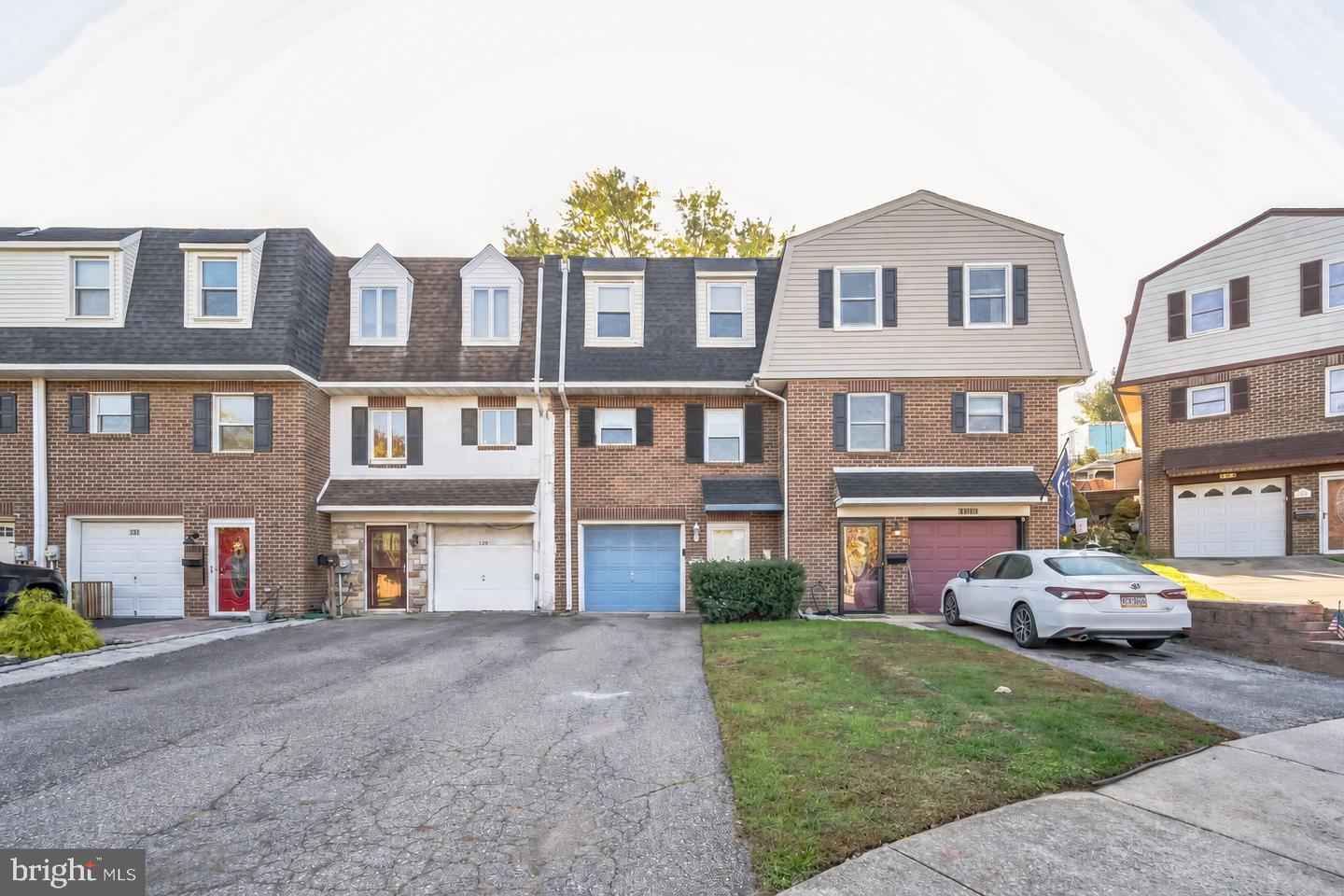 127 Sutcliffe Ln — photo