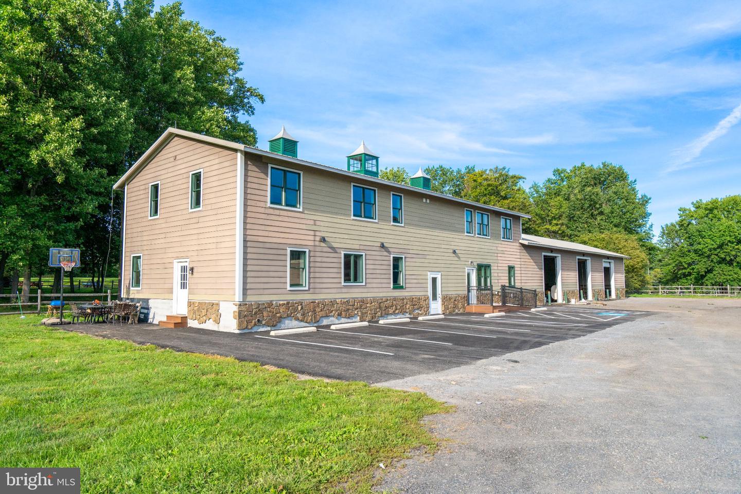 901 Morris Rd — photo