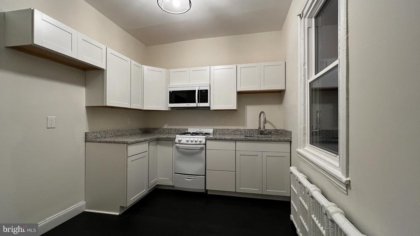 7827 Montgomery Ave #One Bedroom 1E — photo