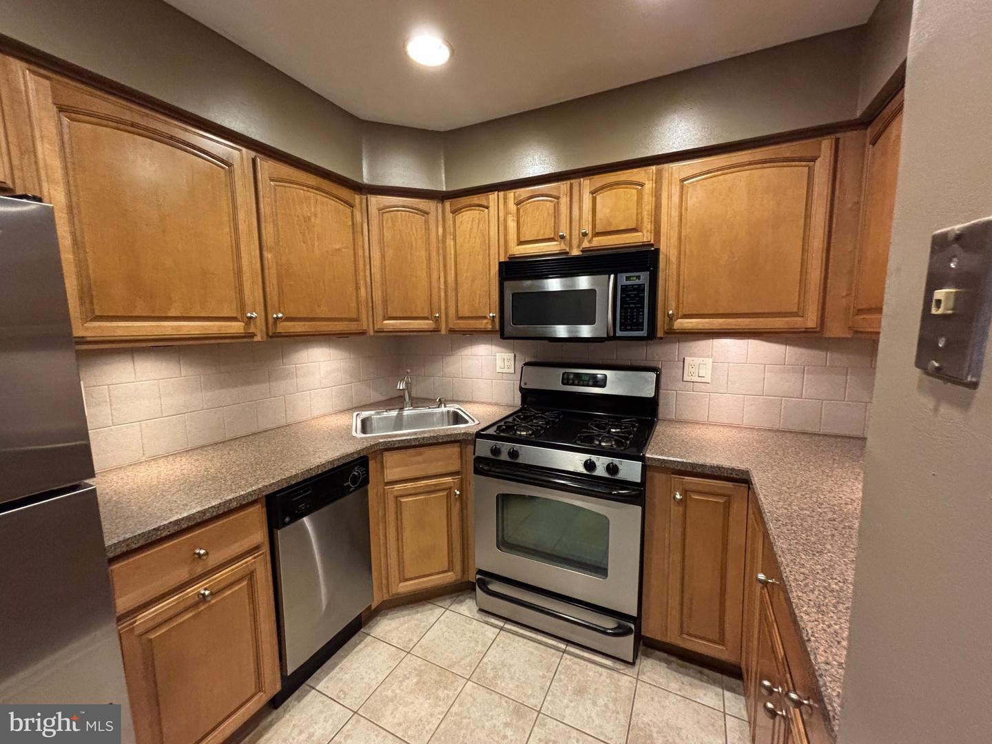 814 Valley Glen Rd — photo