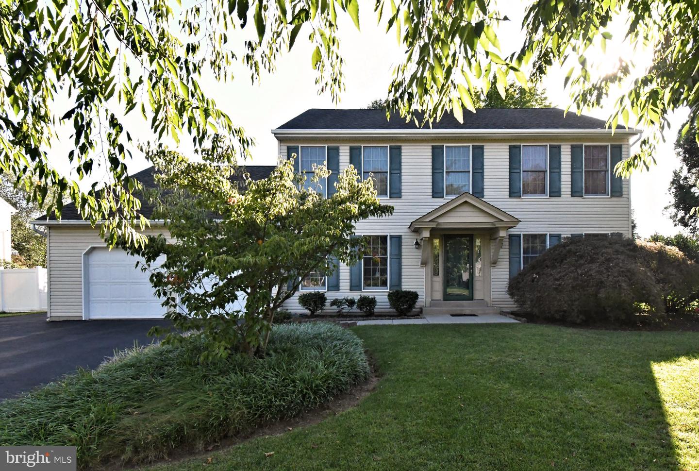 553 Paterno Dr — photo