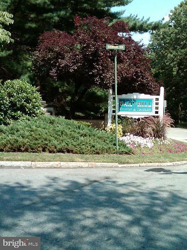 1637 Oakwood Dr #S121 — photo