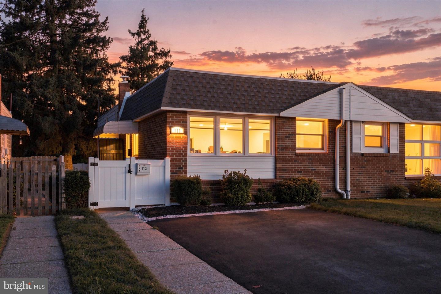 112 W Johnson Hwy — photo