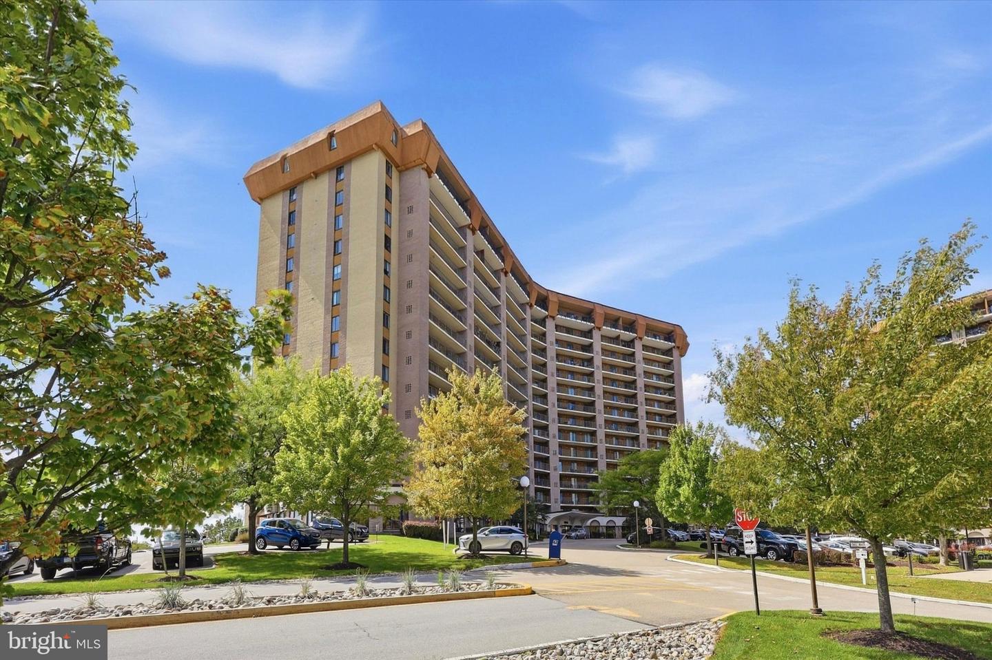 10918 Valley Forge Cir #918 — photo