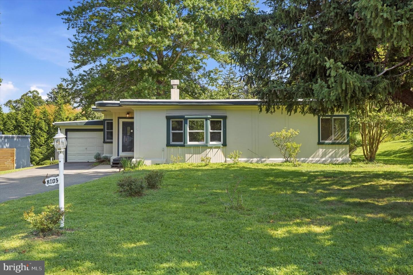 8105 Macarthur Rd — photo