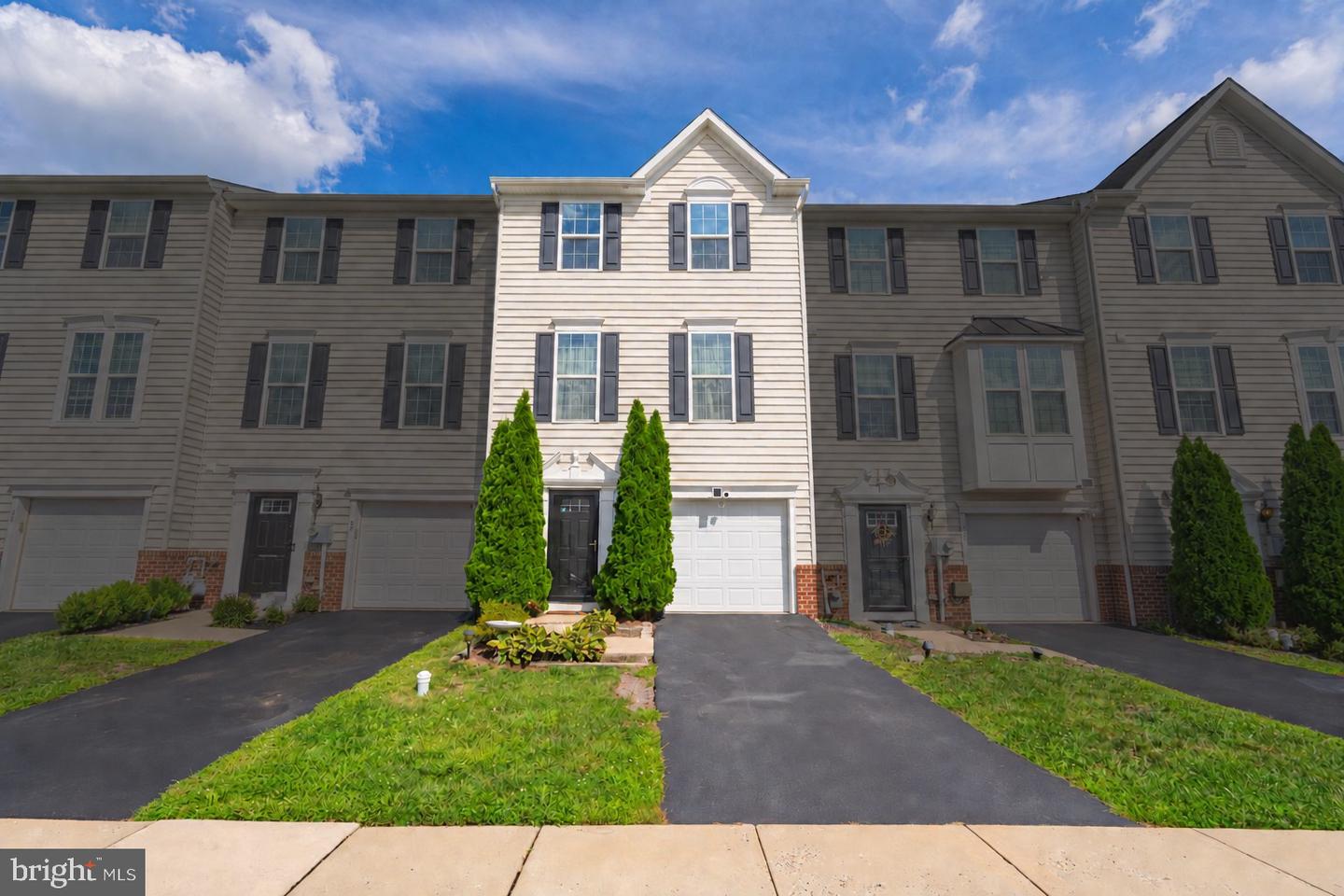82 Green View Dr — photo