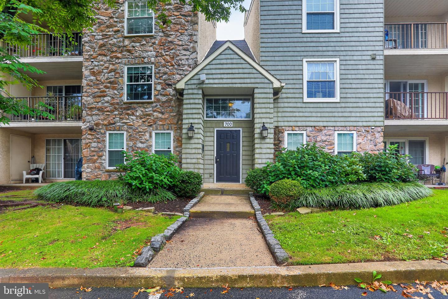 702 Deer Run — photo