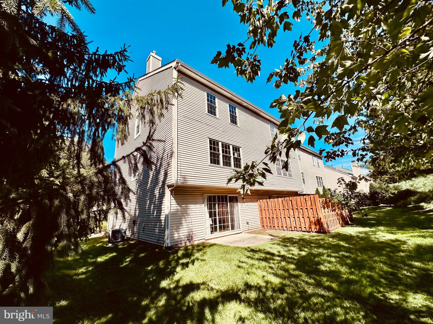 3409 Carriage Ct — photo