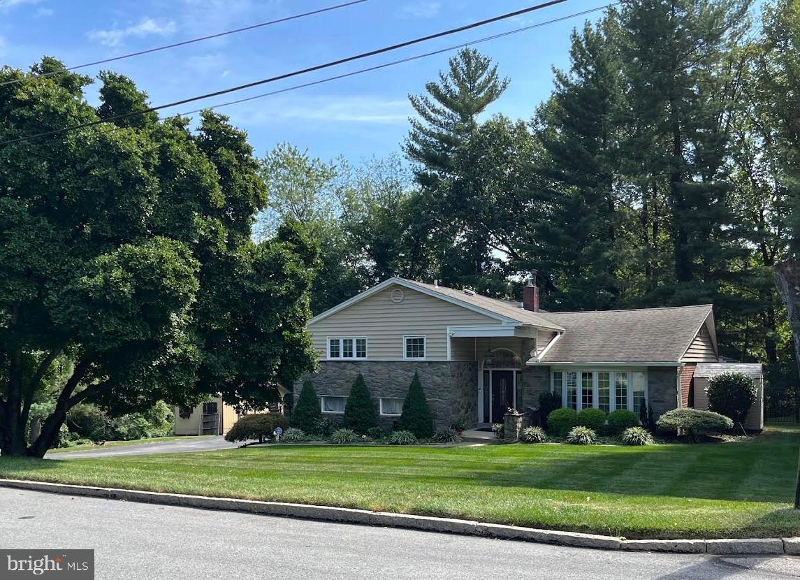 558 Sprague Rd # — photo