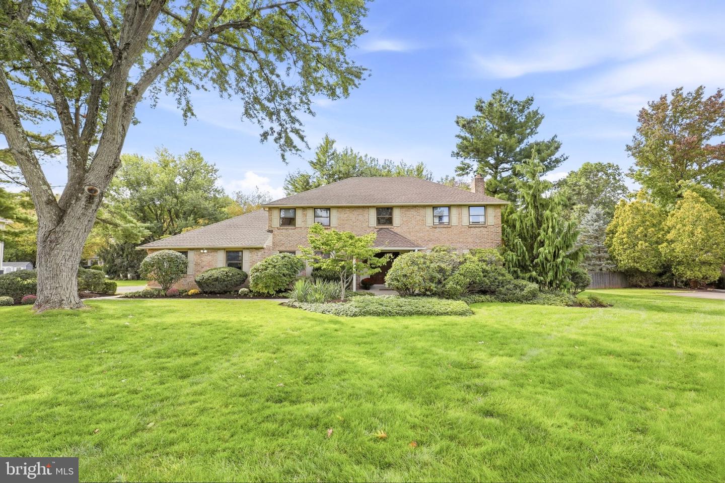 1711 Clinton Dr # — photo