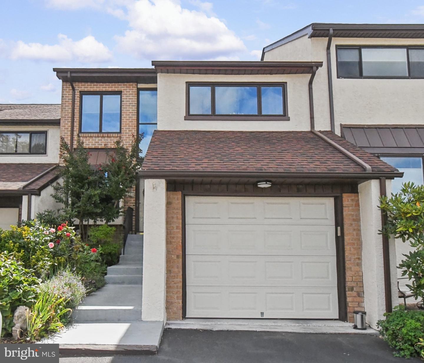 2802 Jefferson Ct # — photo