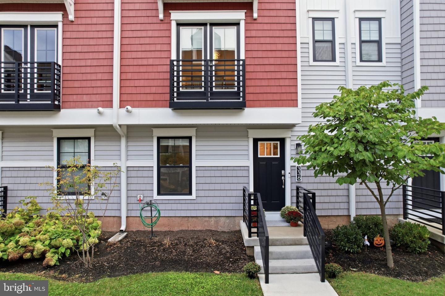 336 Walnut St — photo