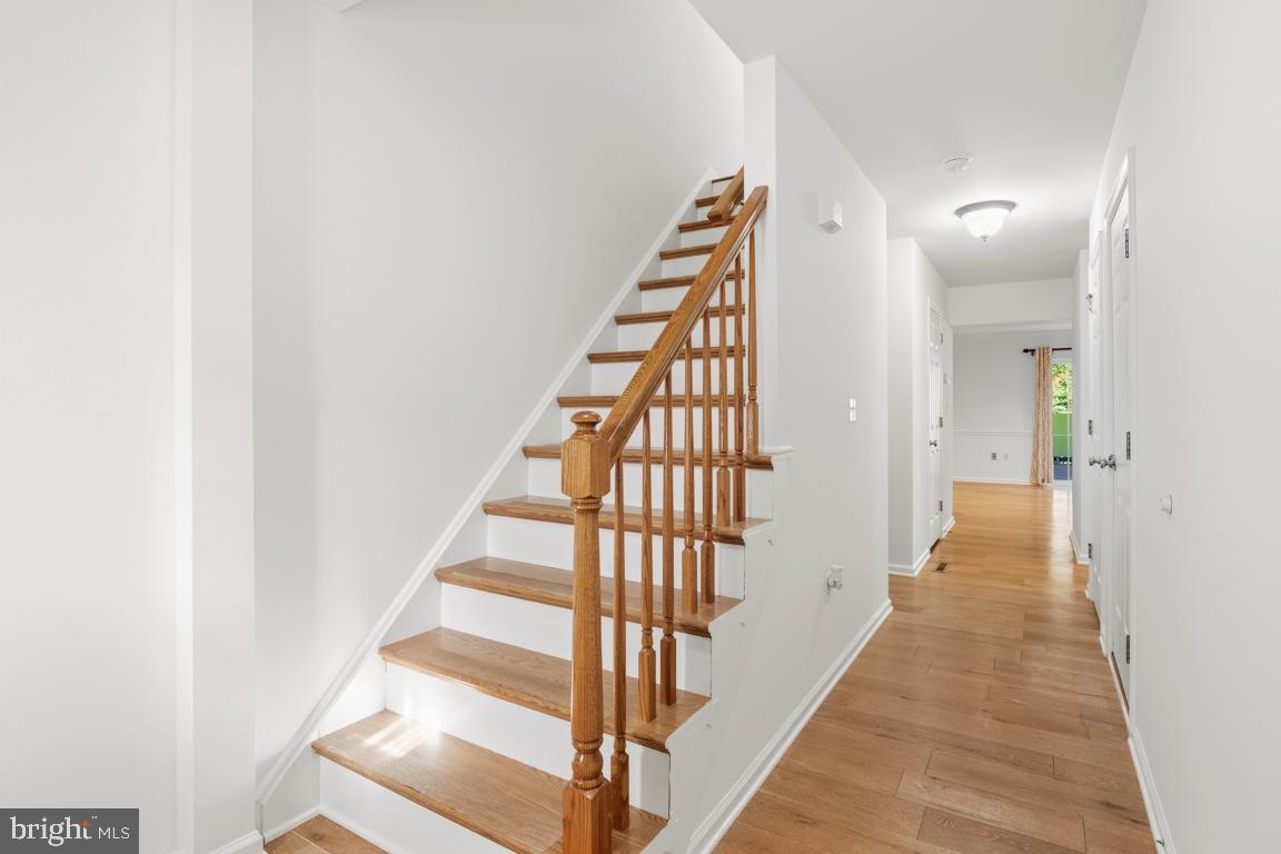 171 Vernon Ct — photo