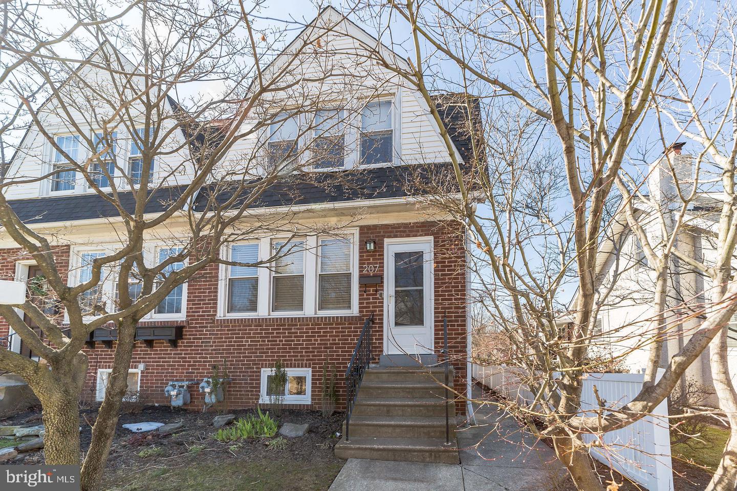 207 W 11th Ave — photo