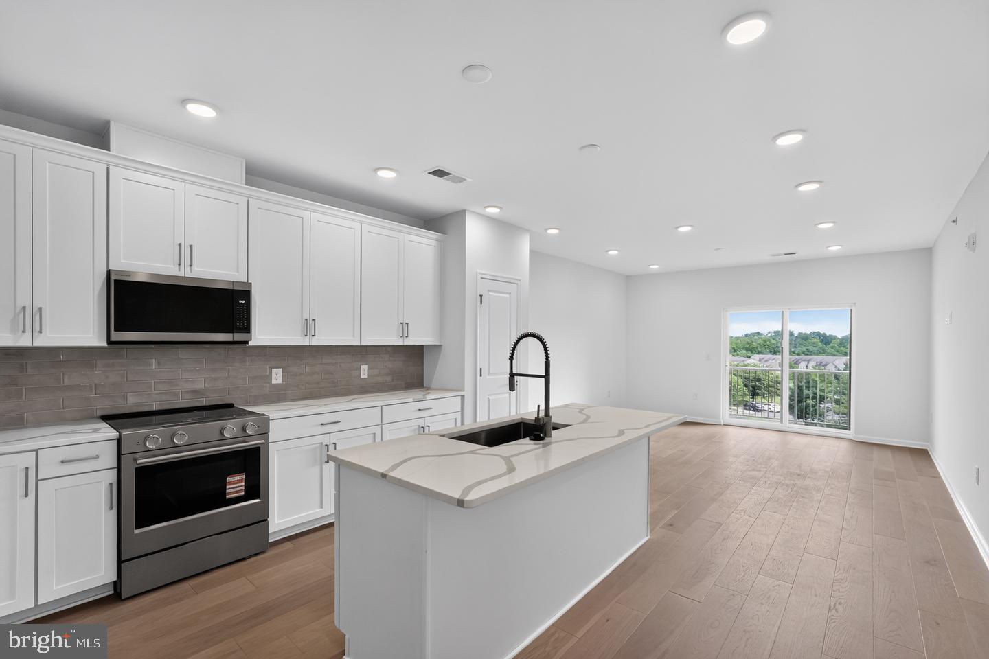431 Washington St #2109 Jadwin — photo