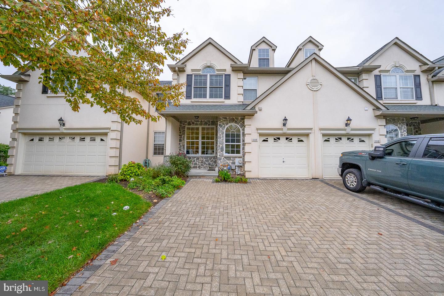 1114 Brians Way — photo