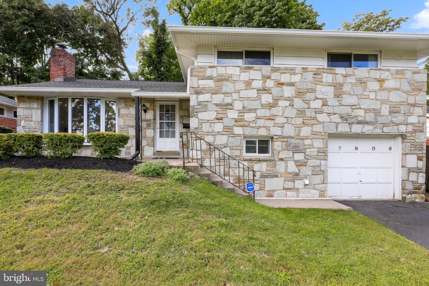 7909 Rodgers Rd # — photo
