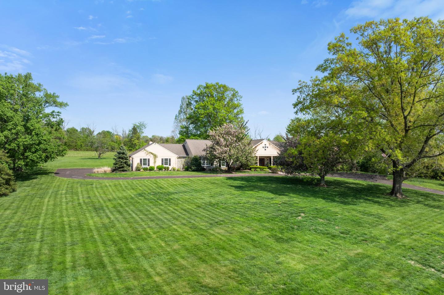560 Indian Creek Rd # — photo