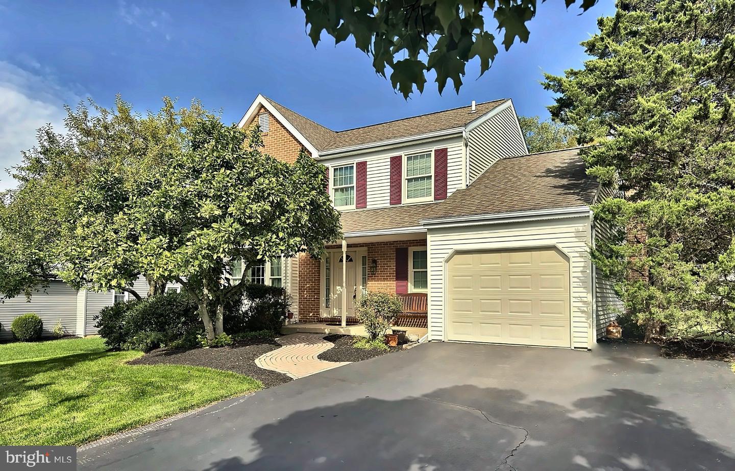 3 Linden Way — photo