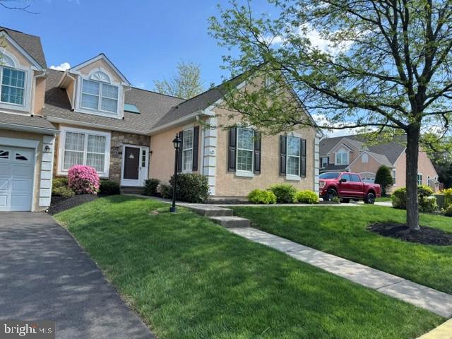 48 Wheatsheaf Ln # — photo