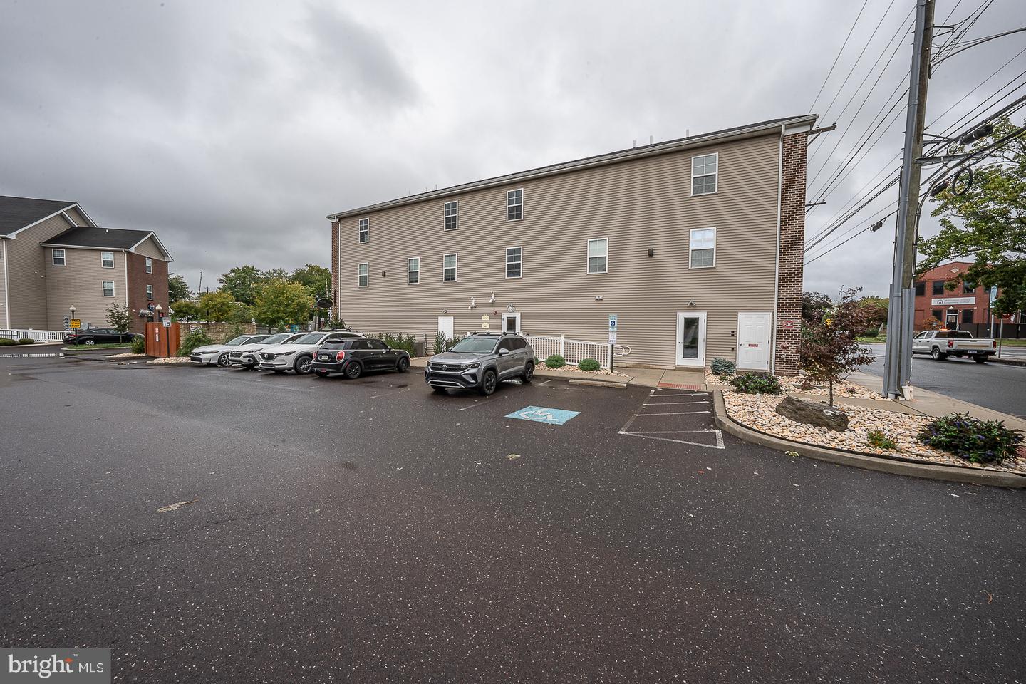 192 S Hanover St #E — photo