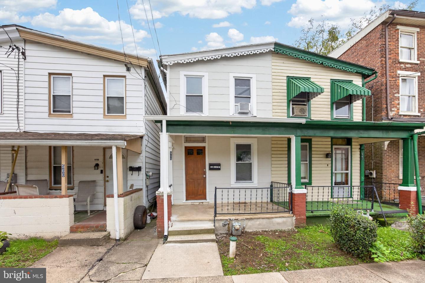 564 Walnut St — photo