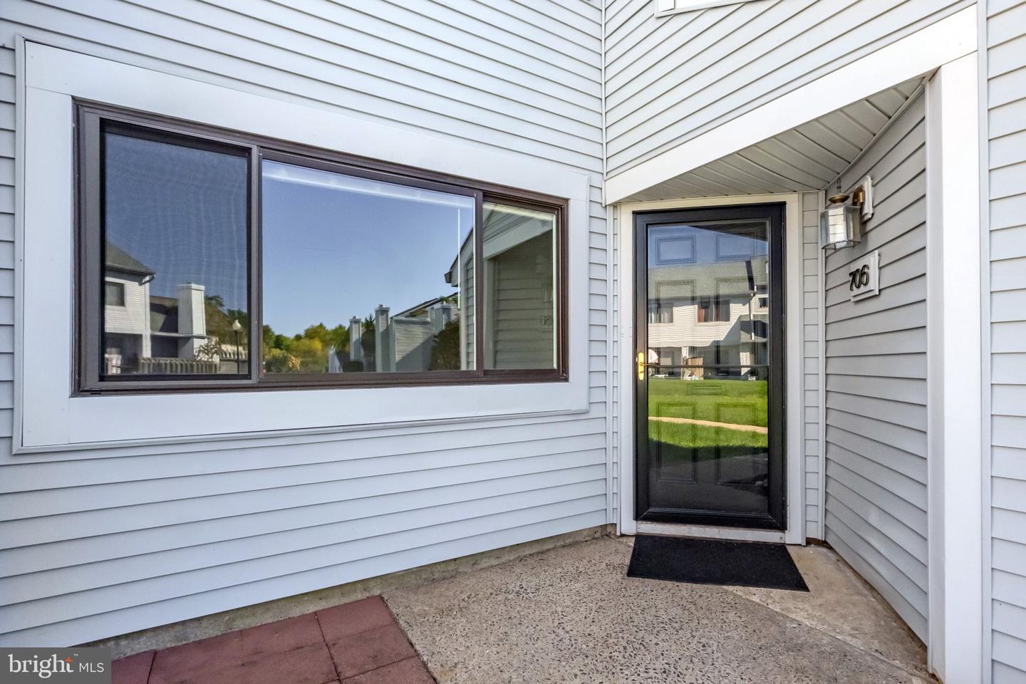 706 Continental Dr — photo
