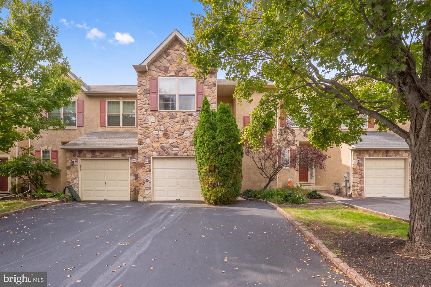 6 Abbott Ct — photo