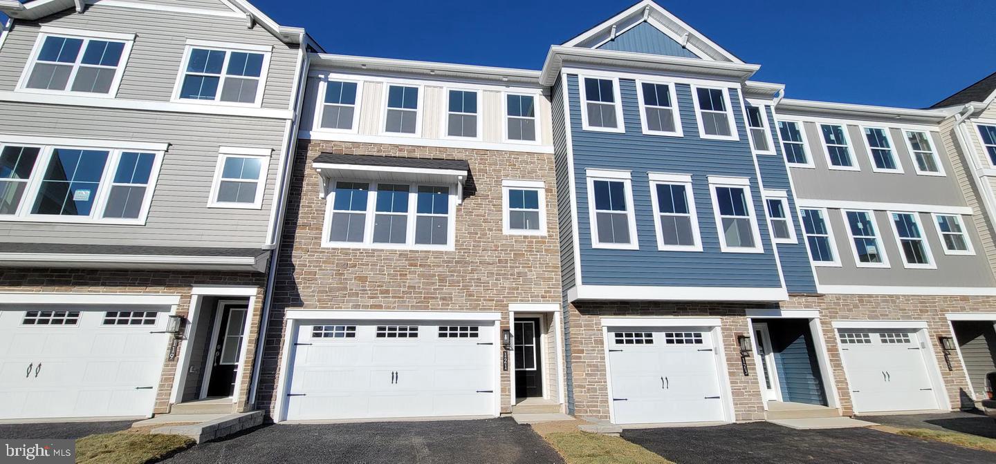 121 Higher Rock Ct — photo