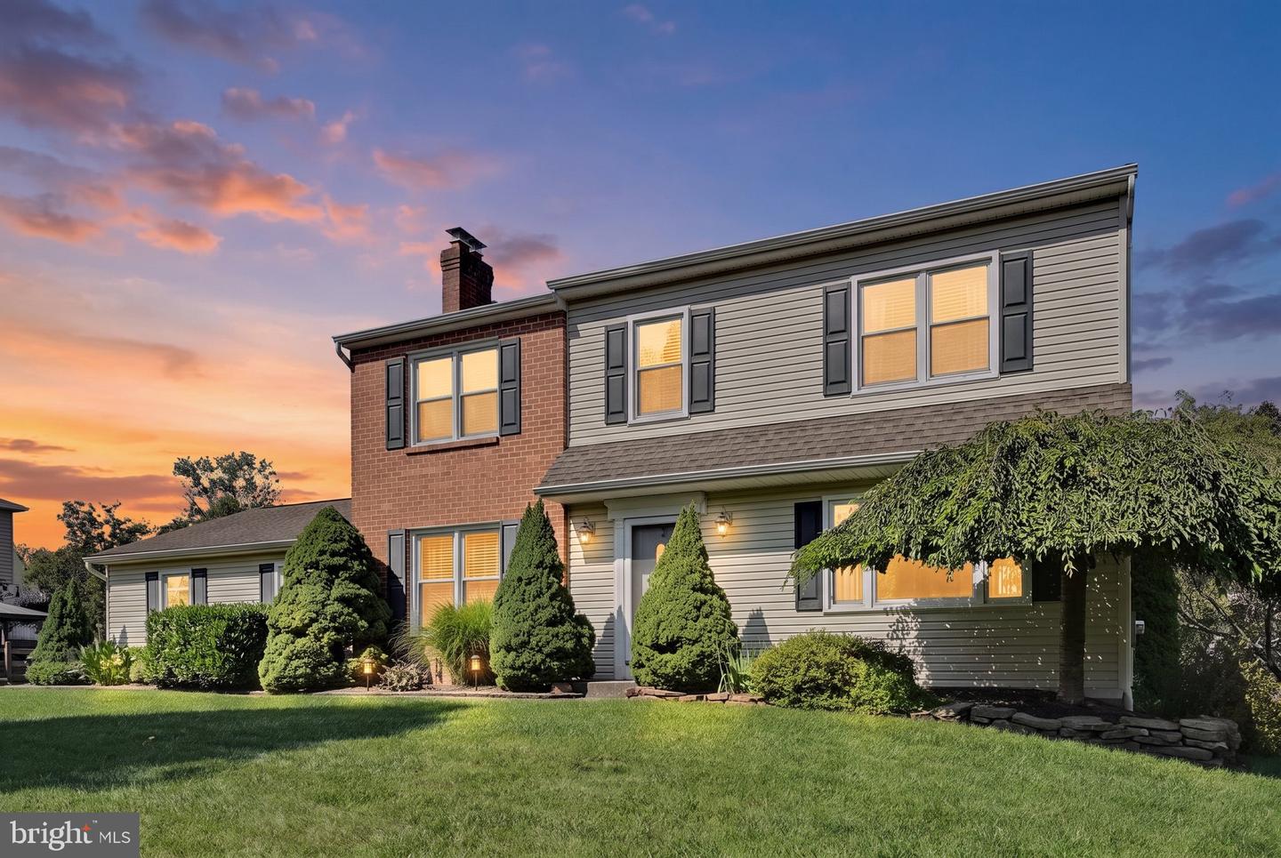60 Falcon Ct — photo